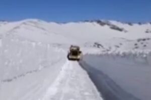 فیلم/ بارش ۳ متری برف در الیگودرز لرستان