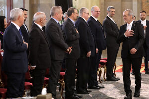 حضور پزشکیان در مراسم روز ملی جمهوری اسلامی "سلام سفرا"