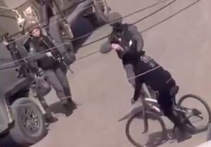 برخورد وحشیانه نظامی صهیونی با کودکی فلسطینی در کرانه باختری - مشرق نیوز