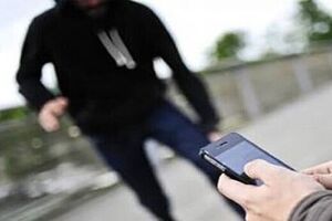 موبایل قاپ هندی اینطور به دام افتاد!