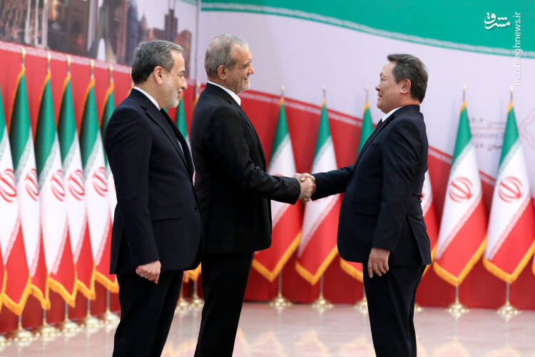 عکس/ مراسم رسمی سلام سفراء به رئیس جمهور