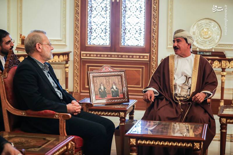 عکس/ دیدار لاریجانی با وزیر دفتر سلطنتی عمان