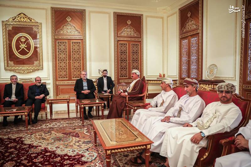 عکس/ دیدار لاریجانی با وزیر دفتر سلطنتی عمان