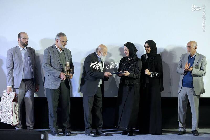 تقدیر از سولاف فواخرجی بازیگر فیلم «سرزمین فرشته‌ها» در دهمین روز چهل‌وچهارمین جشنواره فیلم فجر