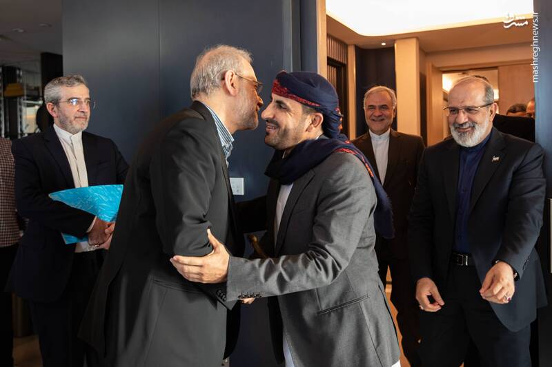 دیدار لاریجانی با سخنگوی انصارالله یمن+ عکس