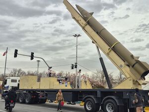 رونمایی از موشک‌های اقتدارآفرین ایران در میدان آزادی