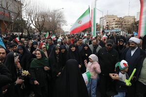 توهین‌های وقیحانه مزدک میرزایی به مردم ایران