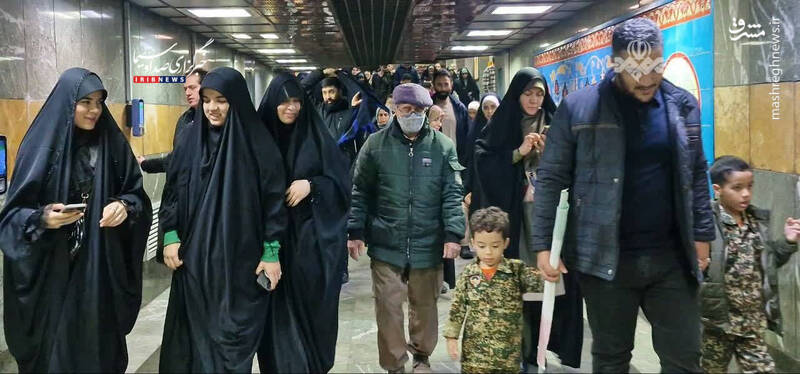  طنین شعار خونی که در رگ ماست هدیه به رهبر ماست