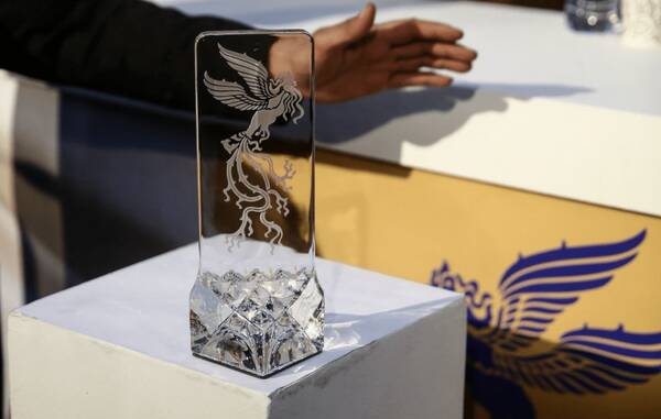 سرزمين،كوچ،فيلم،اسكورت،پل،مهدي،زن،محمد،جعفري،امين،خواب،قمارب ...