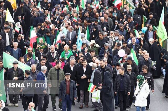 حضور جامعه ورزش در راهپیمایی ۲۲ بهمن +عکس