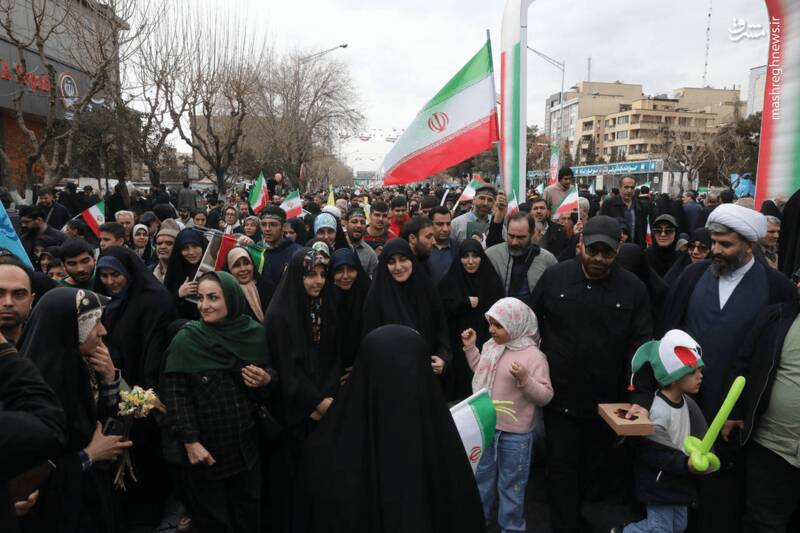 حضور مردم تهران در چهل و هفتمین سالگرد پیروزی انقلاب/ دشمنان مایوس شدند +عکس و فیلم