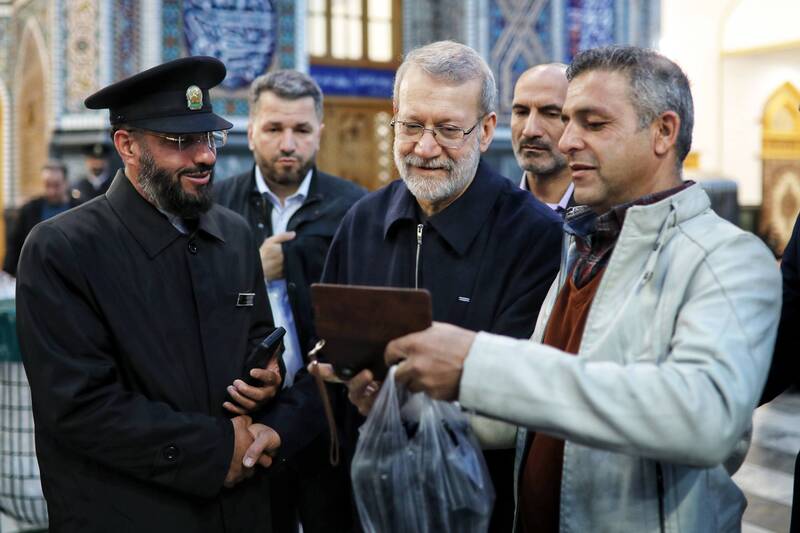 عکس/ حضور علی لاریجانی در حرم مطهر امام رضا(ع)