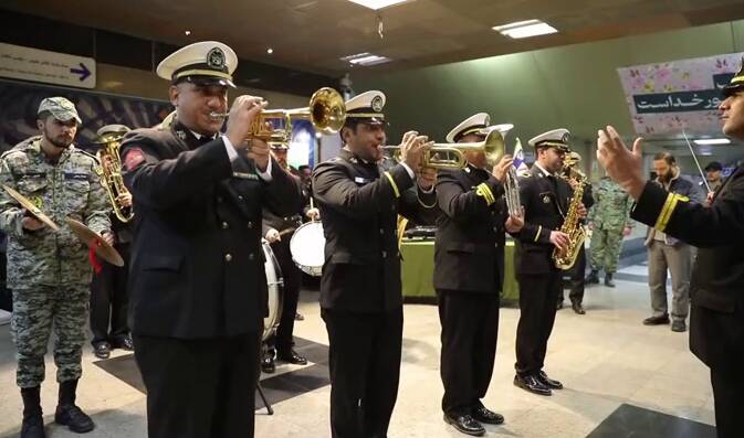  اجرای سرود ای ایران در متروی تئاتر شهر