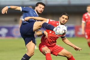 صدرنشینی گل گهر با شکست سنگین پرسپولیس +فیلم