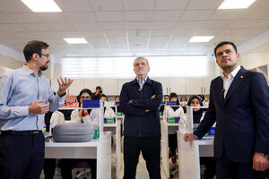 پزشکیان: باید بستر توسعه مهارت‌های فردی و گروهی دانش‌آموزان فراهم شود