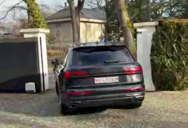  لحظه عزیمت هیات ایرانی به محل مذاکرات