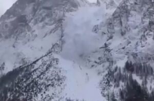 سقوط بهمن در پیست اسکی ایتالیا با ۳ کشته