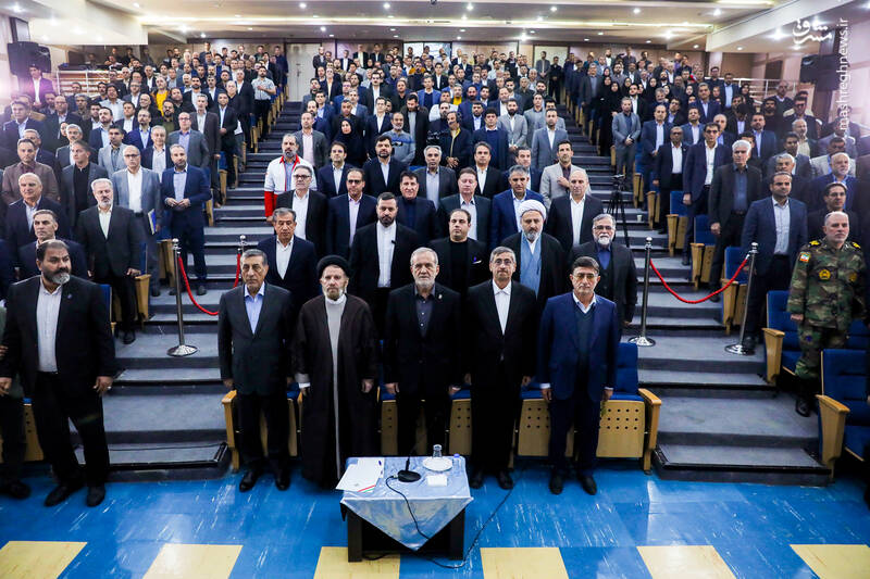 نشست با سرمایه گذاران و فعالان اقتصادی استان