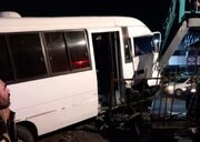 تصادف مینی بوس با ۲ دستگاه خودرو سواری در تهران با ۱۰ مصدوم