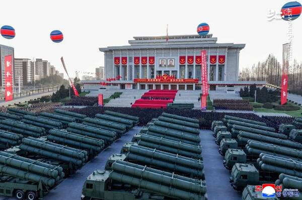 رهبر کره شمالی پشت فرمان لانچر موشکی+عکس