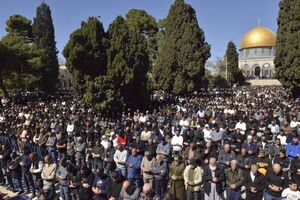 حضور ۸۰هزار نفر در اولین نماز جمعه ماه رمضان در مسجد الاقصی