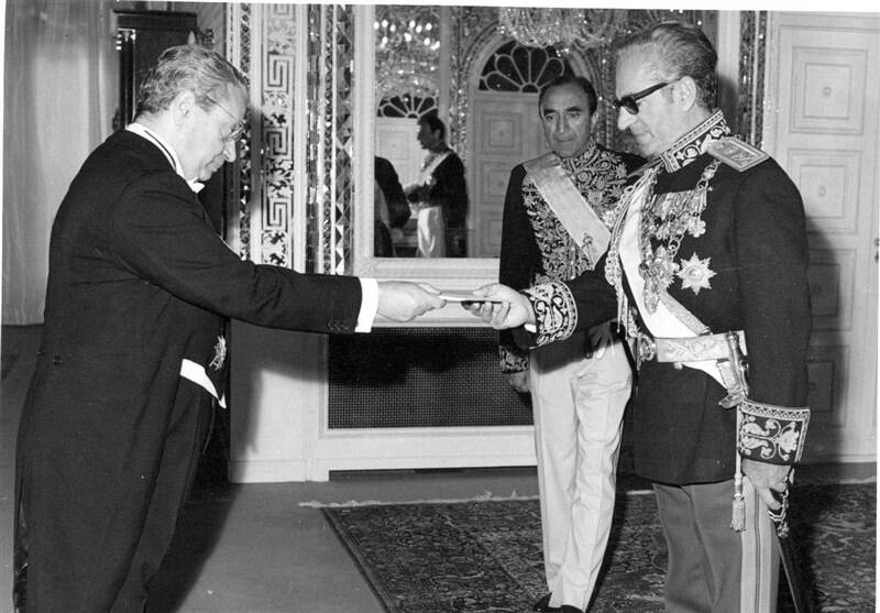 شاه،نظامي،حزب،انقلاب،رستاخيز،بخوانيم،حكومت،تاريخ،نخوانيم،ازه ...