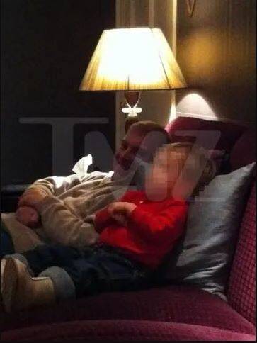 بی‌آبرویی جدید برای خانواده «سلطنتی»/ لذت برادر شاه انگلیس از تماشای شکنجه کودک +تصاویر