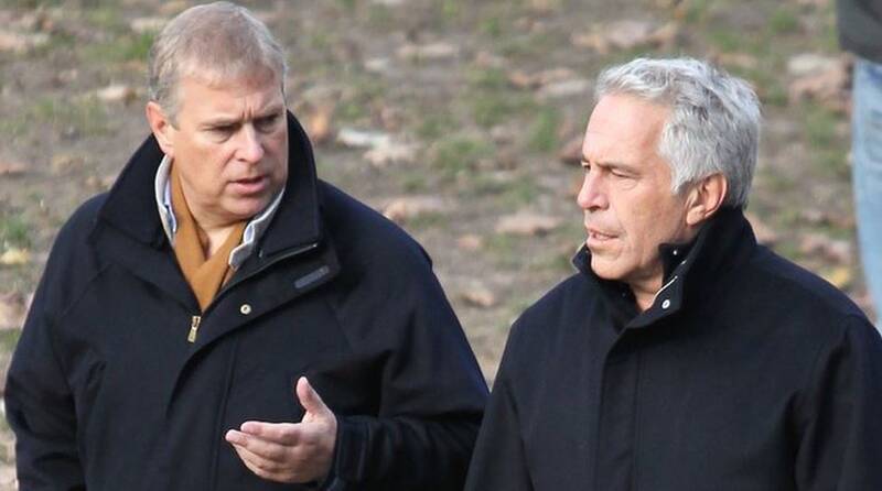 بی‌آبرویی جدید برای خانواده «سلطنتی»/ لذت برادر شاه انگلیس از تماشای شکنجه کودک +تصاویر