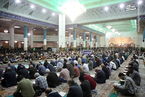 جزء خوانی قرآن کریم در حرم حضرت معصومه(س)