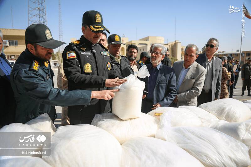 عکس/ کشف یک تن مخدر شیشه در یزد