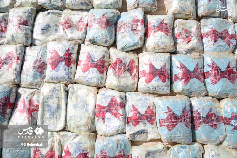 عکس/ کشف یک تن مخدر شیشه در یزد