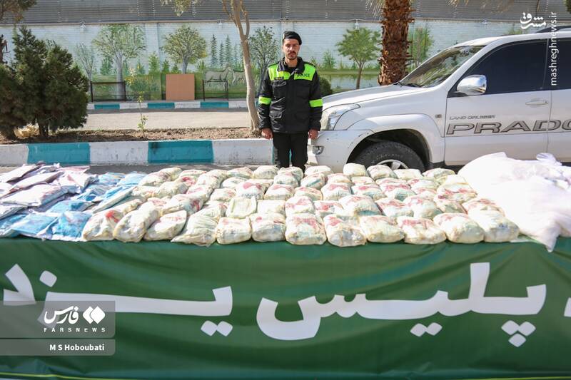 عکس/ کشف یک تن مخدر شیشه در یزد