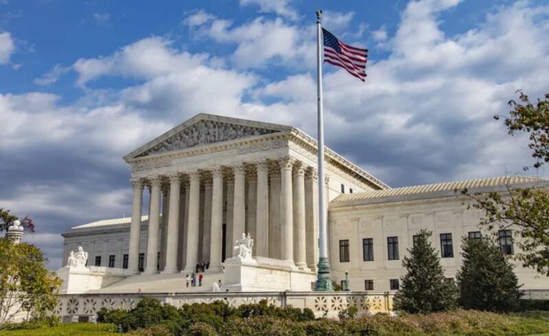 تیشه دیوان عالی به ریشه اقتصاد ترامپی؛ آیا جنگ تجاری به پایان رسید؟