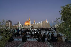 سفره‌های افطار مواکب سامرا در اطراف حرمین عسکرین