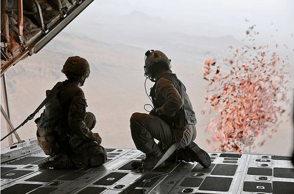 اکسیوس، منبع رسانه‌ای یا بازوی عملیات روانی ۸۲۰۰؟/ چگونه فانتزی‌های جنگ‌طلبان واشنگتن «خبر ویژه» می‌شود؟ +عکس و فیلم