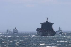 استقبال فرمانده نیروی دریایی سپاه از ناوگروه شهید مهدوی