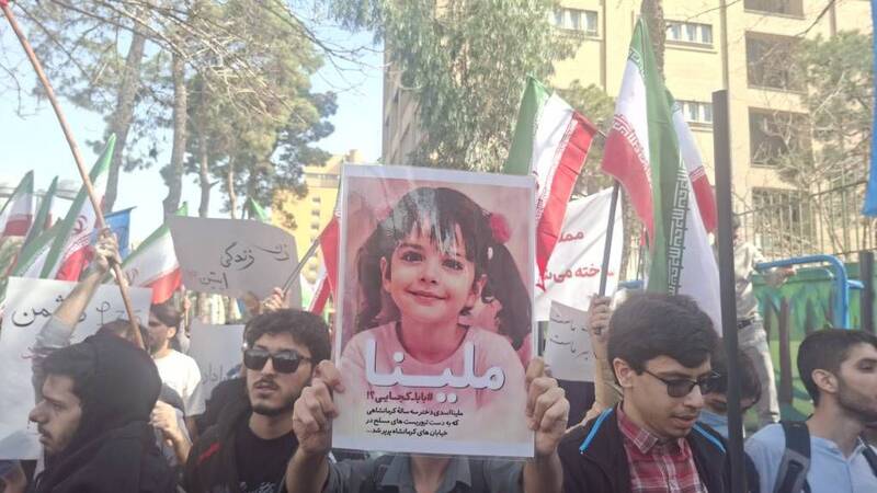 تجمعات دانشجویی در تهران؛ تلاش برای آتش زدن پرچم ایران ناکام ماند +فیلم و عکس