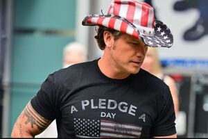 وقتی وزیر جنگ آمریکا بر خود نقش «کافر» می‌زند +عکس