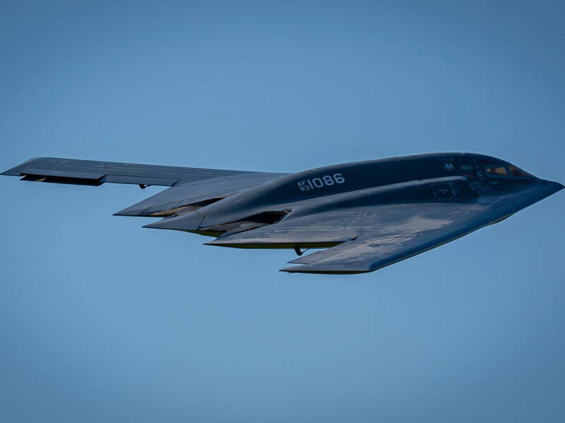 اینجا فردو است، نه هالیوود: چرا فیلم "بی-۲ در آسمان ایران" اکران نمی‌شود؟ / عملیات "چکش نیمه‌شب" یا "کابوس نیمه‌شب" پنتاگون؟