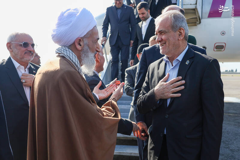 استقبال وقامات استانی از رئیس جمهور در فرودگاه