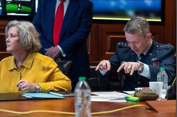 وقتی وزیر جنگ آمریکا بر خود نقش «کافر» می‌زند +عکس