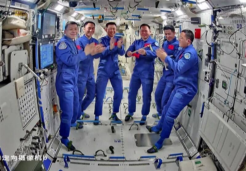 فضايي،چين،ايستگاه،فضانورد،فضانوردان،پرواز،ماه،فضاپيماي،فرود، ...