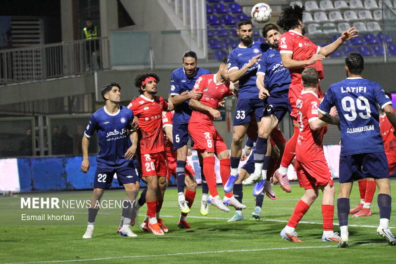 اصفهان،ميدان،بازي،تيم،پرسپوليس،خط،دفاع،دليل،دست،بازگشت،فني،س ...