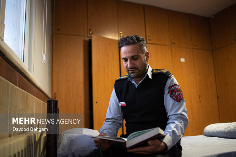 افطار ماه رمضان در جمع آتش‌نشانان مشهد