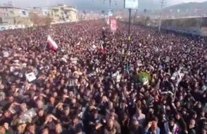 فیلم/ سیل جمعیت عزاداران امام خامنه‌ای در یاسوج