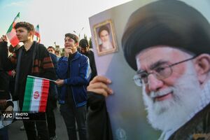 عکس/ اجتماع مردم کرمان و قم همزمان با خبر شهادت امام خامنه‌ای