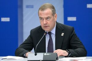 مدودف: ترامپ در حمله به ایران دچار اشتباه بزرگی شد