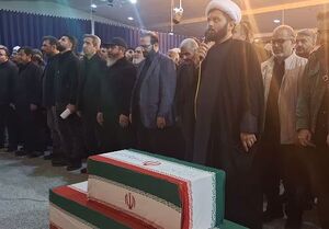 فیلم/ نماز بر پیکر شهید ۱.۵ ساله ایرانی و مادرش
