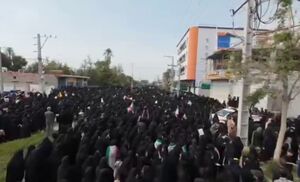 تشییع ۶ شهید کودک تازه شناسایی شده در میناب