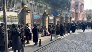شهروندان ترکیه در محکومیت تهاجم آمریکا و اسرائیل به ایران تجمع کردند